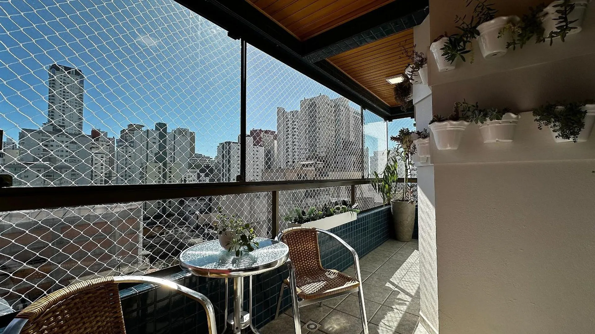 Aa01- Quadra Mar| 3 Quartos| 3 Banheiros| Churrasq Balneario Camboriu